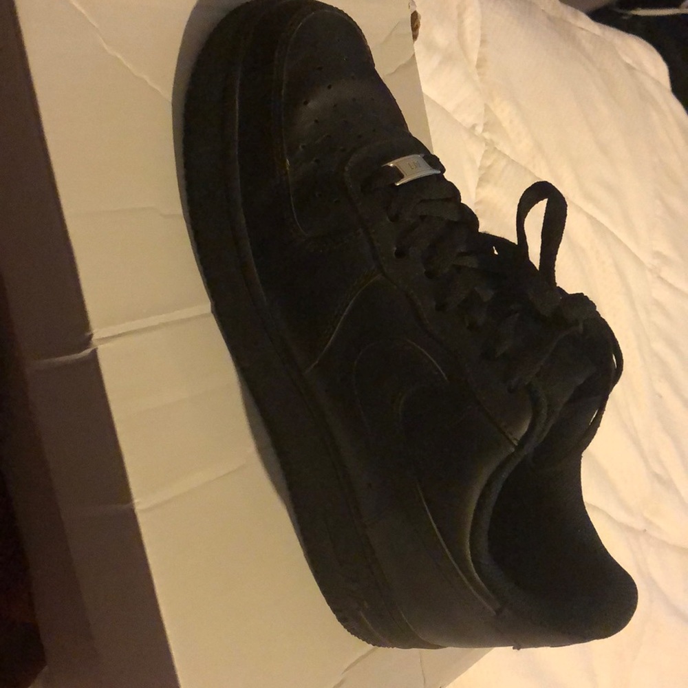 Black Air Force 1’s - Picture 2 of 3